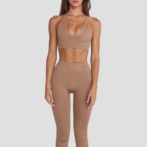 CSB x Issy Mathers SEAMLESS LEGGINGS in Caramel | NWT!